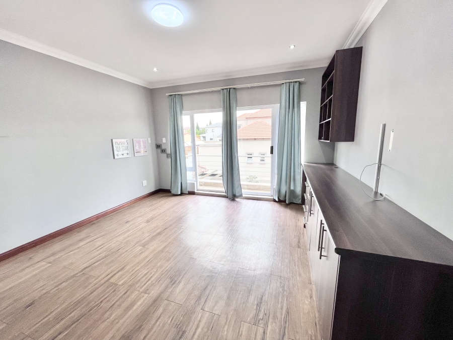 3 Bedroom Property for Sale in Blue Valley Golf Estate Gauteng