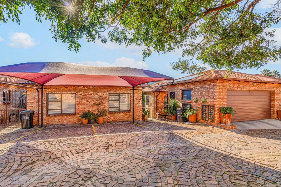 3 Bedroom Property for Sale in North Riding Gauteng