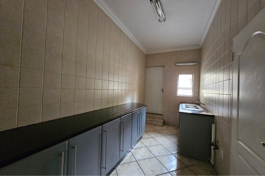 To Let 5 Bedroom Property for Rent in Blue Valley Golf Estate Gauteng