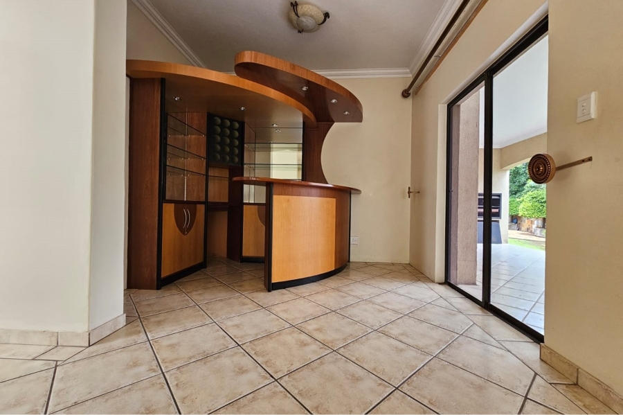 To Let 5 Bedroom Property for Rent in Blue Valley Golf Estate Gauteng