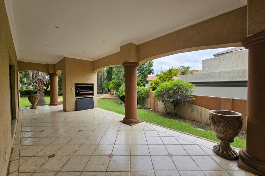 To Let 5 Bedroom Property for Rent in Blue Valley Golf Estate Gauteng
