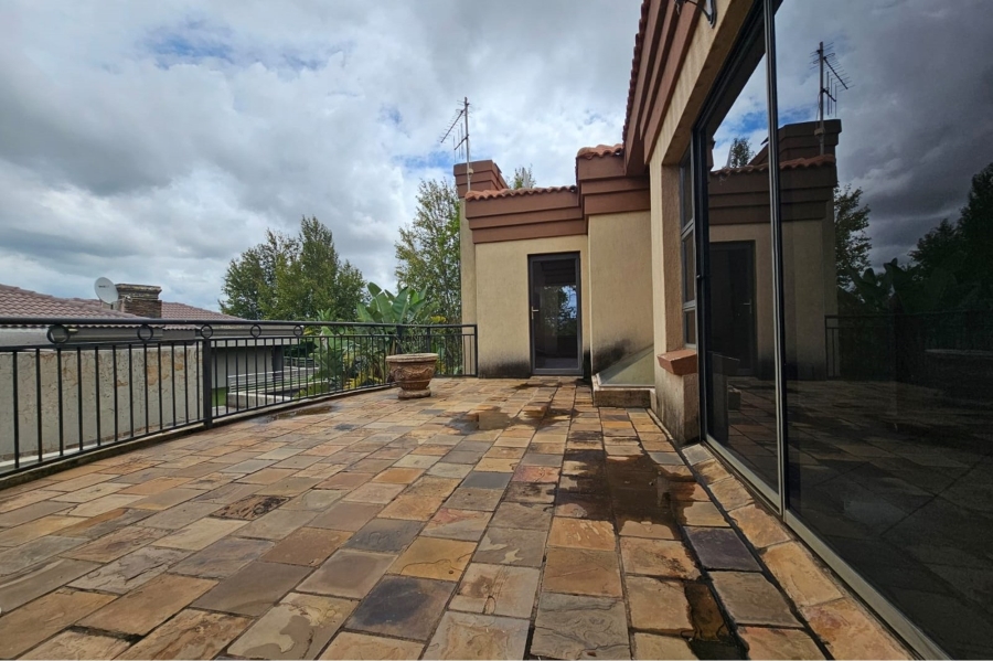 To Let 5 Bedroom Property for Rent in Blue Valley Golf Estate Gauteng