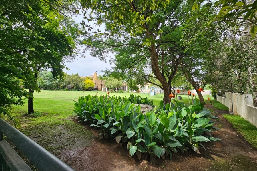 To Let 5 Bedroom Property for Rent in Blue Valley Golf Estate Gauteng
