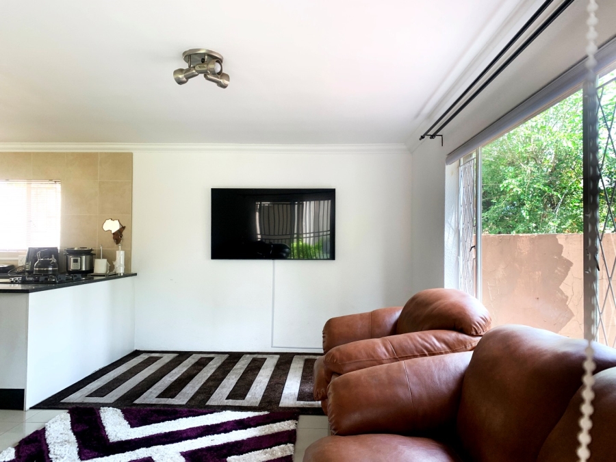 To Let 1 Bedroom Property for Rent in Douglasdale Gauteng