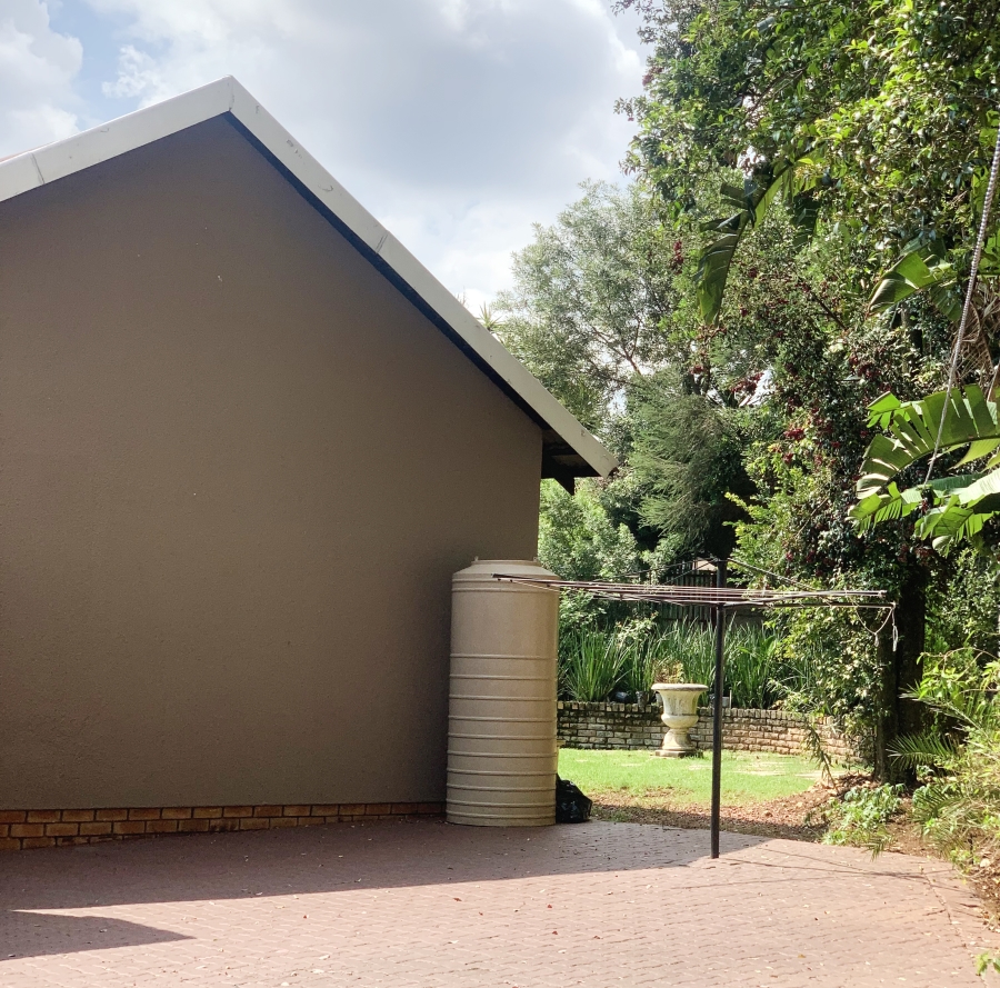 To Let 1 Bedroom Property for Rent in Douglasdale Gauteng