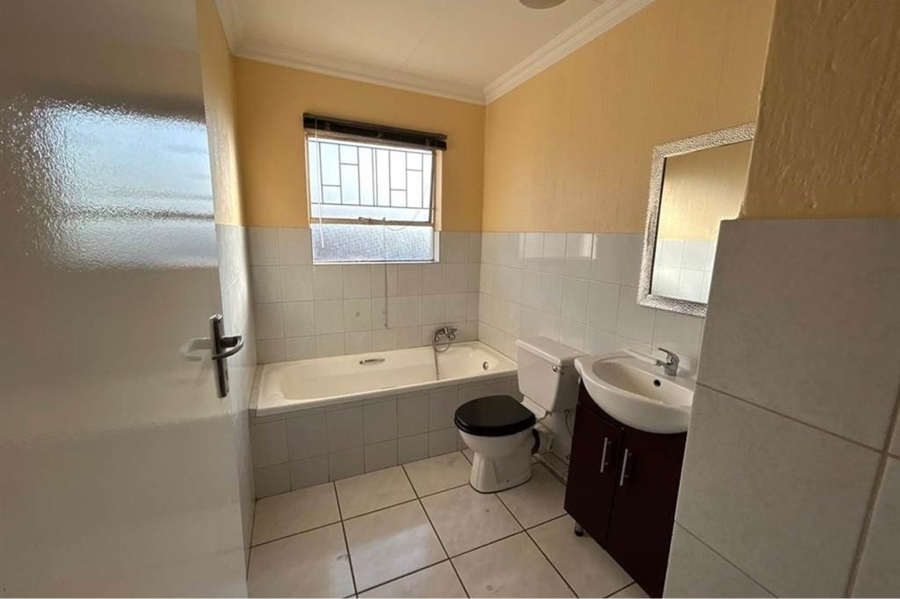 3 Bedroom Property for Sale in Vorna Valley Gauteng
