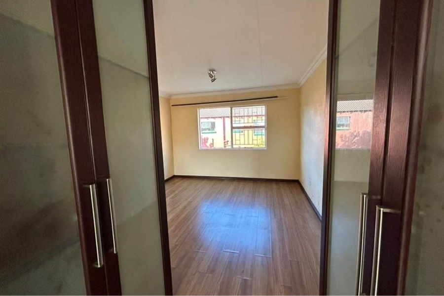 3 Bedroom Property for Sale in Vorna Valley Gauteng