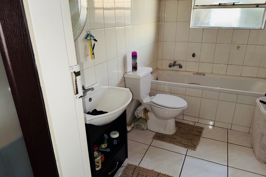 3 Bedroom Property for Sale in Vorna Valley Gauteng