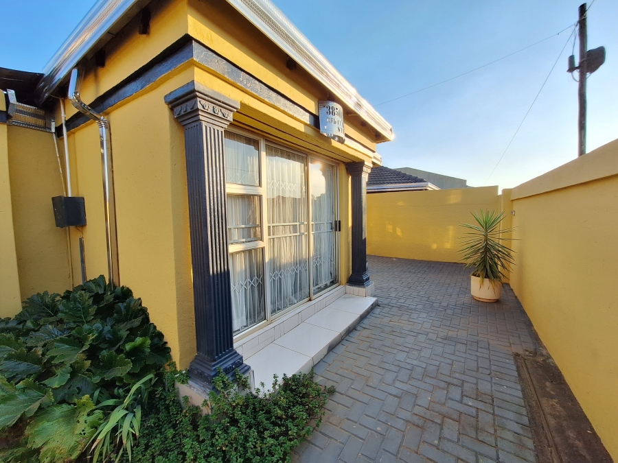 3 Bedroom Property for Sale in Protea Glen Gauteng