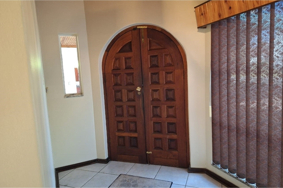 4 Bedroom Property for Sale in Vanderbijlpark SE 7 Gauteng