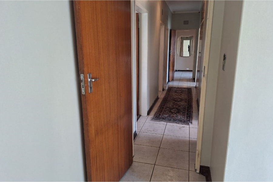 4 Bedroom Property for Sale in Vanderbijlpark SE 7 Gauteng