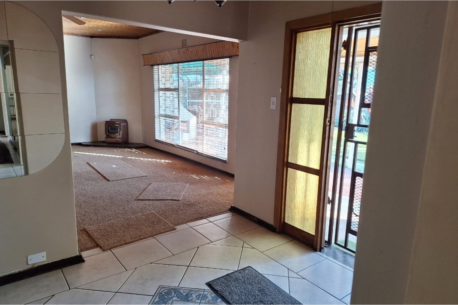 4 Bedroom Property for Sale in Vanderbijlpark SE 7 Gauteng