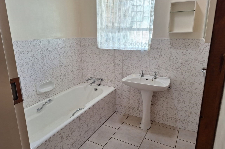 4 Bedroom Property for Sale in Vanderbijlpark SE 7 Gauteng
