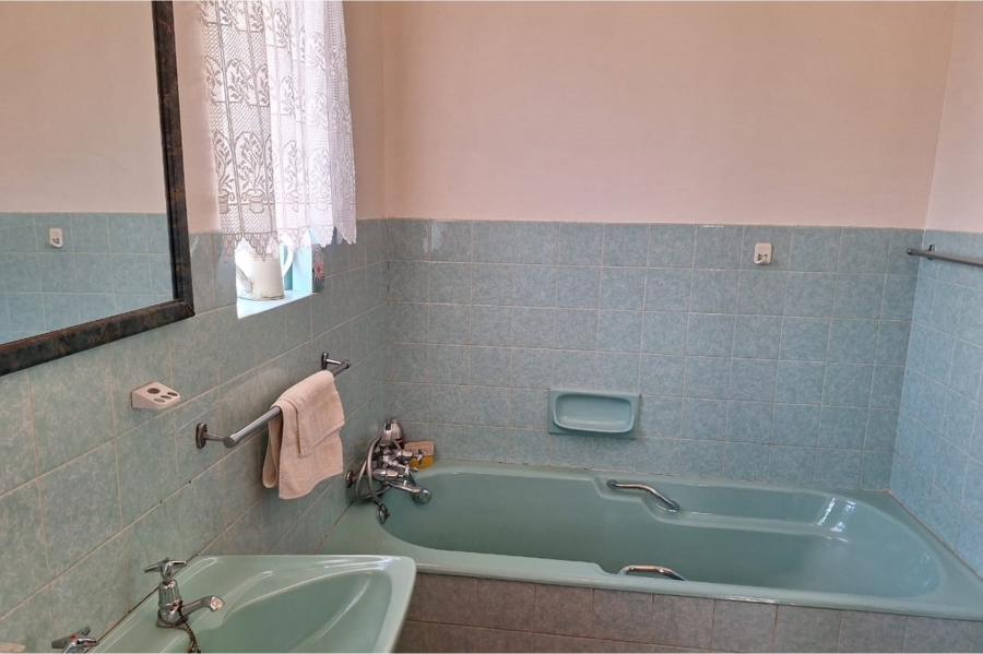 4 Bedroom Property for Sale in Vanderbijlpark SE 7 Gauteng