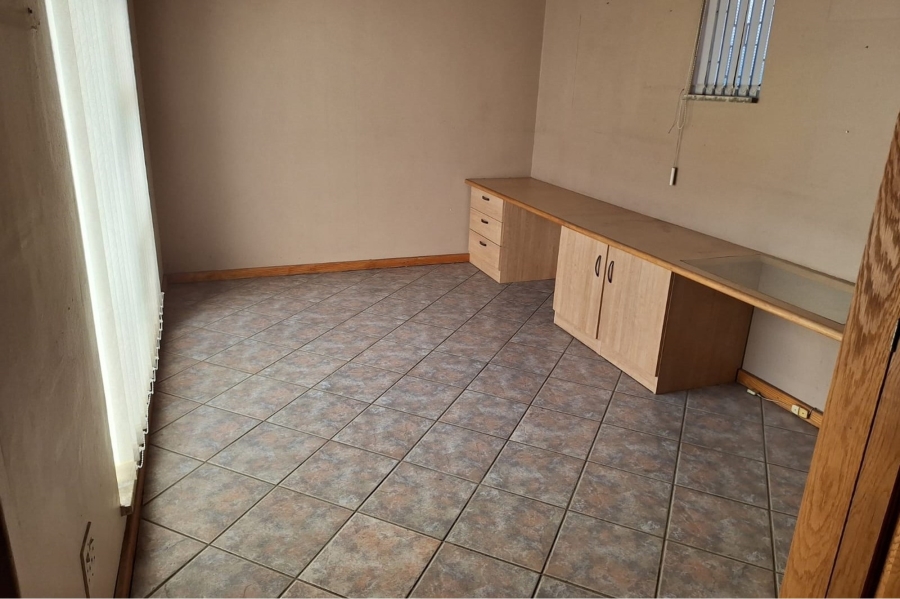4 Bedroom Property for Sale in Vanderbijlpark SE 7 Gauteng