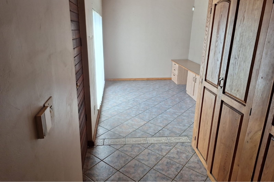 4 Bedroom Property for Sale in Vanderbijlpark SE 7 Gauteng
