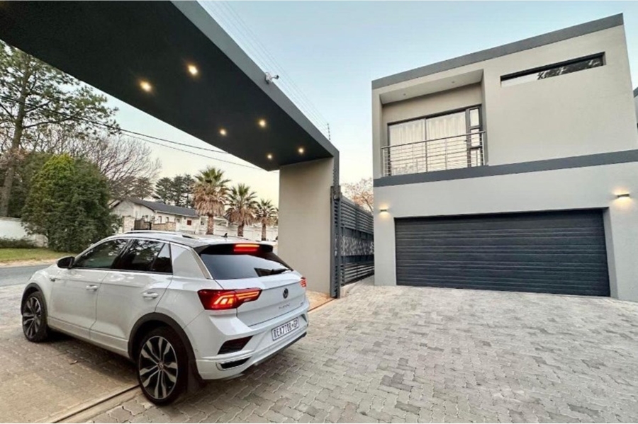 3 Bedroom Property for Sale in Bryanston Gauteng