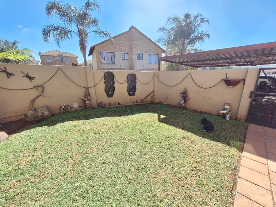 2 Bedroom Property for Sale in Sugar Bush Estate Gauteng
