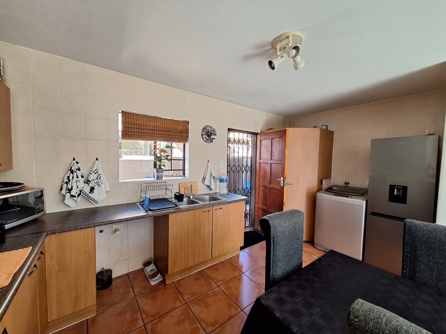 2 Bedroom Property for Sale in Sugar Bush Estate Gauteng