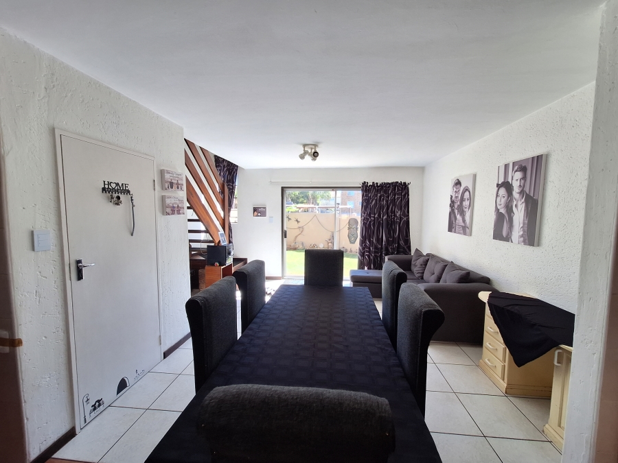 2 Bedroom Property for Sale in Sugar Bush Estate Gauteng