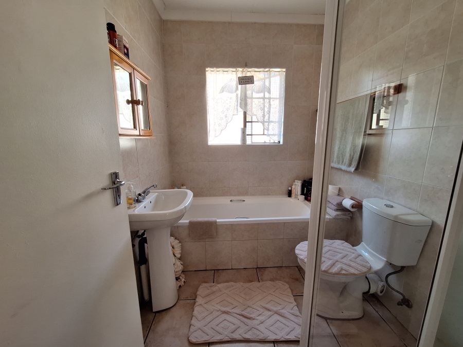 2 Bedroom Property for Sale in Sugar Bush Estate Gauteng