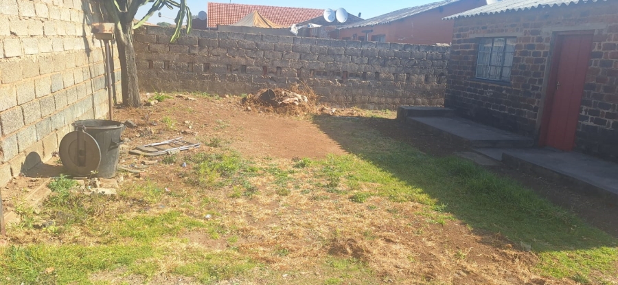 2 Bedroom Property for Sale in Makulong Gauteng