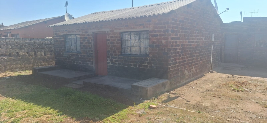 2 Bedroom Property for Sale in Makulong Gauteng