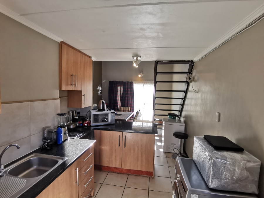 2 Bedroom Property for Sale in Kosmosdal Gauteng