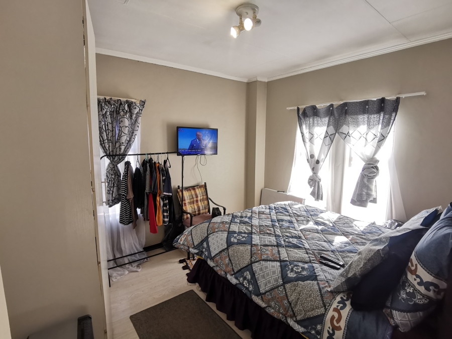 2 Bedroom Property for Sale in Kosmosdal Gauteng