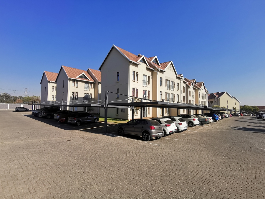 2 Bedroom Property for Sale in Kosmosdal Gauteng