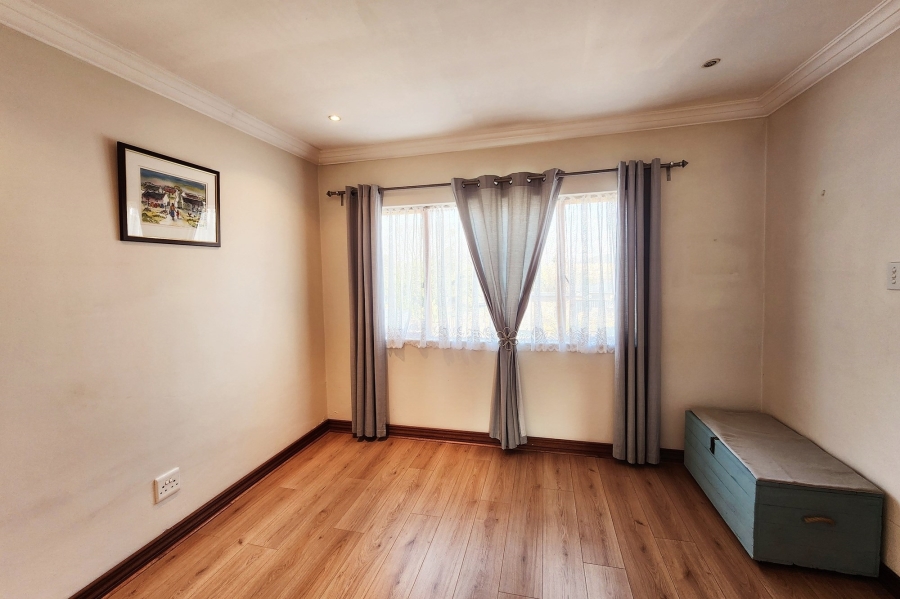 5 Bedroom Property for Sale in Valhalla Gauteng