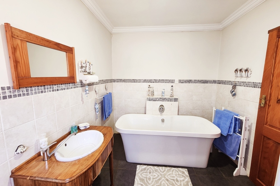 5 Bedroom Property for Sale in Valhalla Gauteng