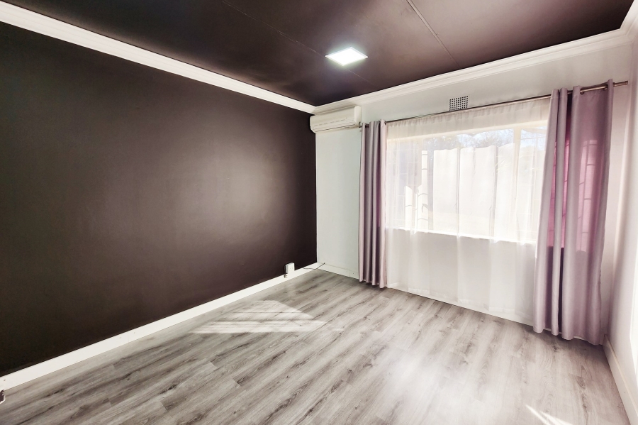 5 Bedroom Property for Sale in Valhalla Gauteng