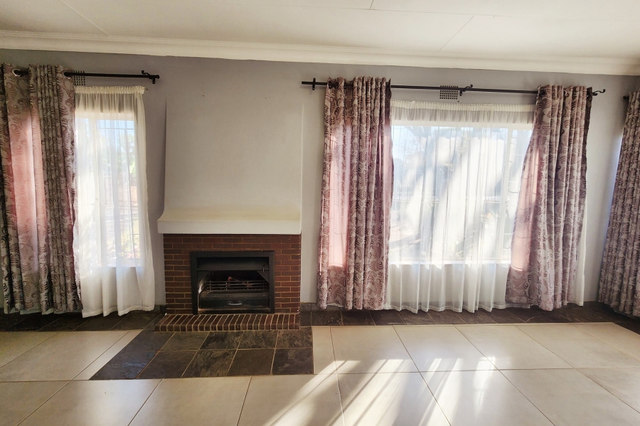 5 Bedroom Property for Sale in Valhalla Gauteng