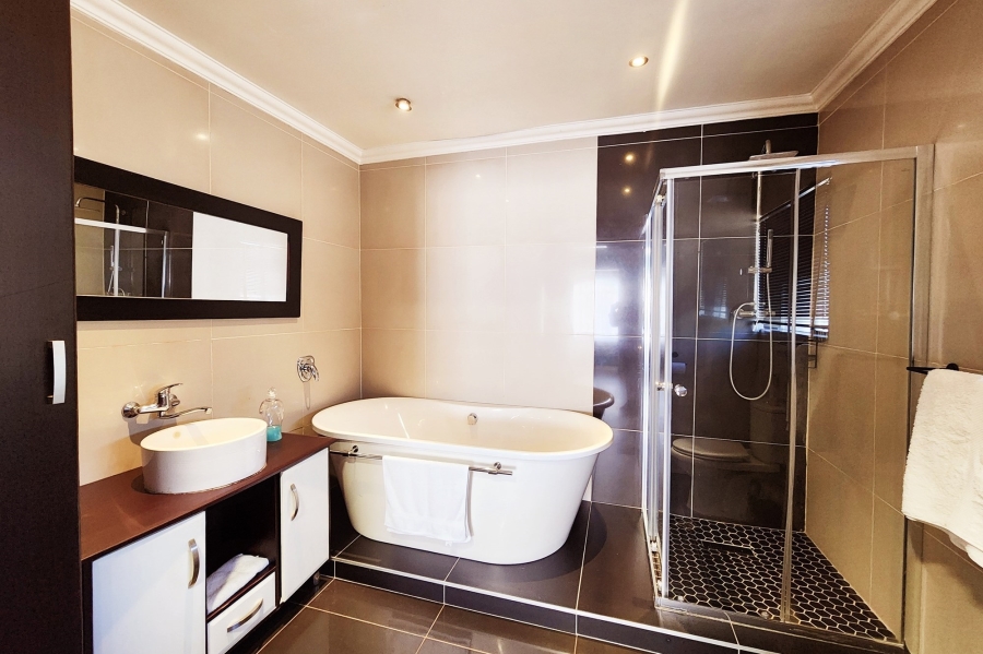 5 Bedroom Property for Sale in Valhalla Gauteng