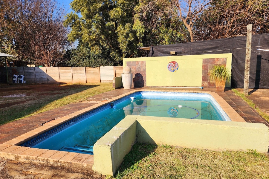 5 Bedroom Property for Sale in Valhalla Gauteng