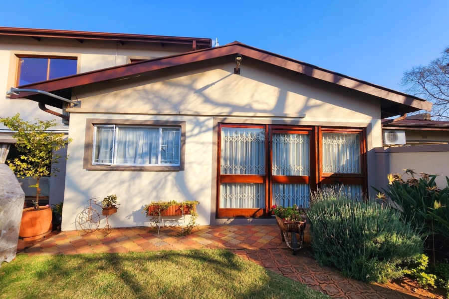 5 Bedroom Property for Sale in Valhalla Gauteng