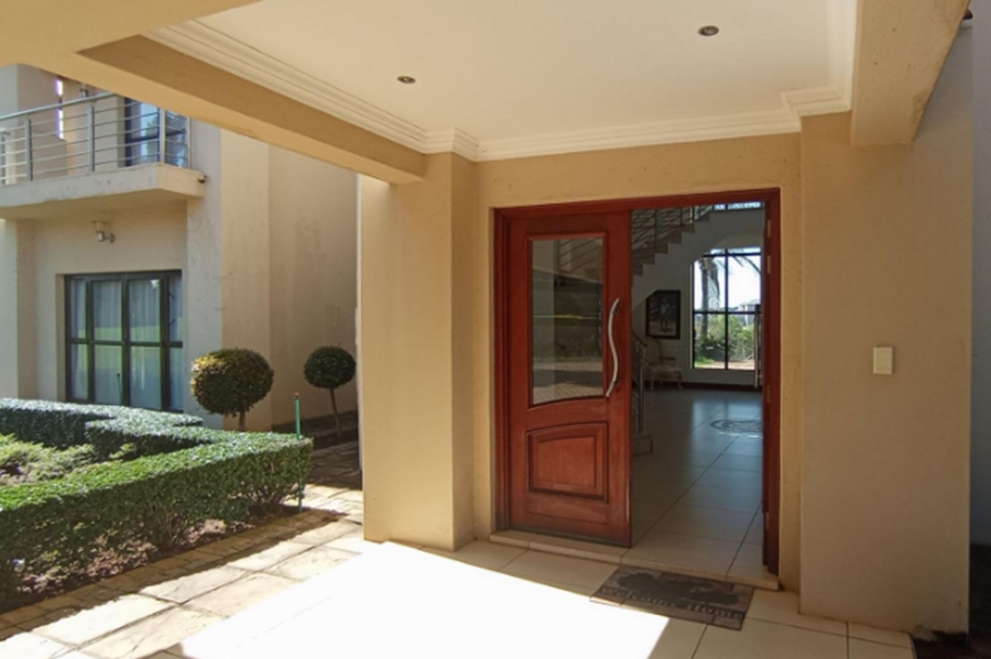 5 Bedroom Property for Sale in Mooikloof Gauteng