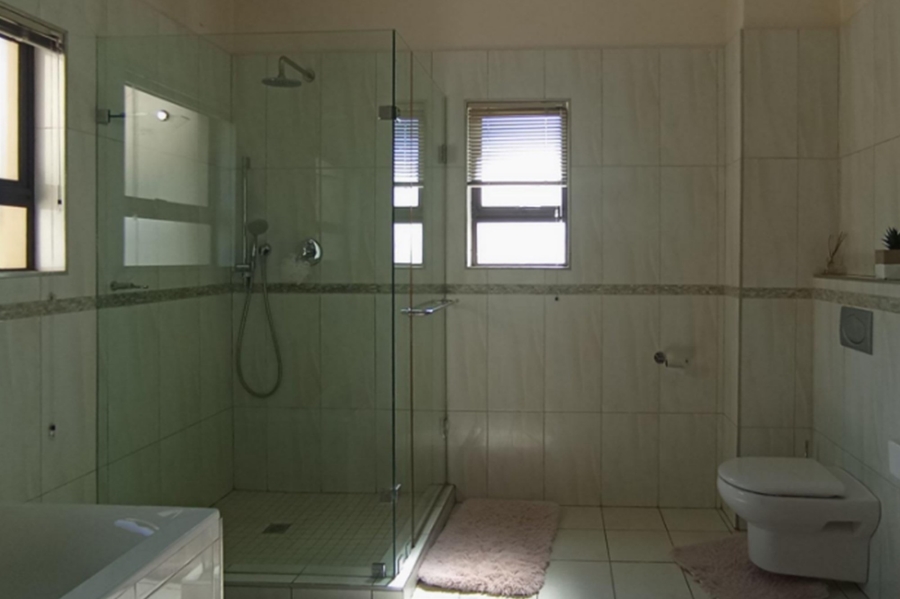 5 Bedroom Property for Sale in Mooikloof Gauteng