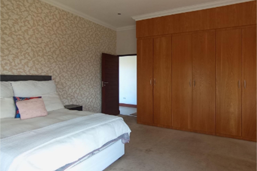 5 Bedroom Property for Sale in Mooikloof Gauteng