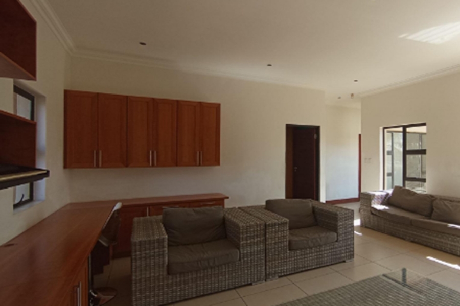 5 Bedroom Property for Sale in Mooikloof Gauteng