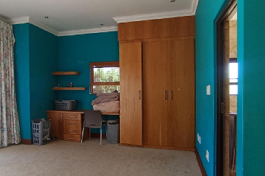 5 Bedroom Property for Sale in Mooikloof Gauteng