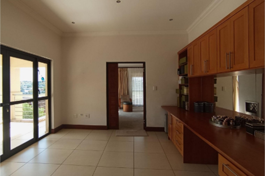 5 Bedroom Property for Sale in Mooikloof Gauteng