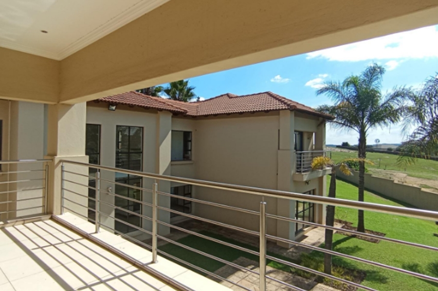 5 Bedroom Property for Sale in Mooikloof Gauteng