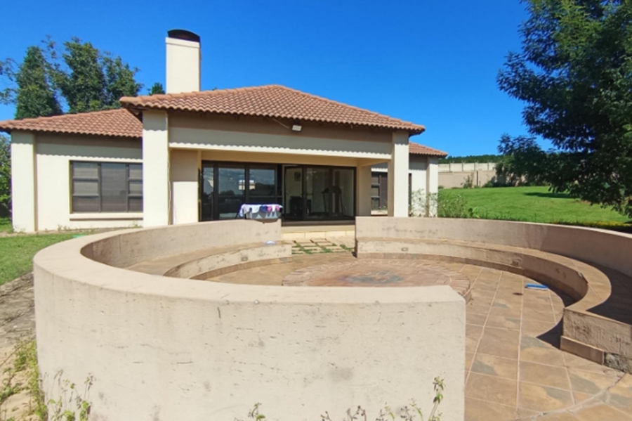 5 Bedroom Property for Sale in Mooikloof Gauteng