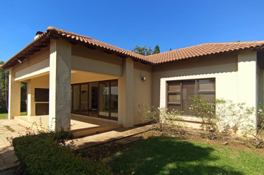 5 Bedroom Property for Sale in Mooikloof Gauteng