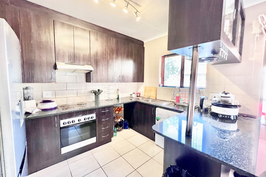 To Let 3 Bedroom Property for Rent in Noordwyk Gauteng