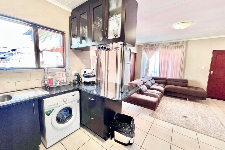 To Let 3 Bedroom Property for Rent in Noordwyk Gauteng