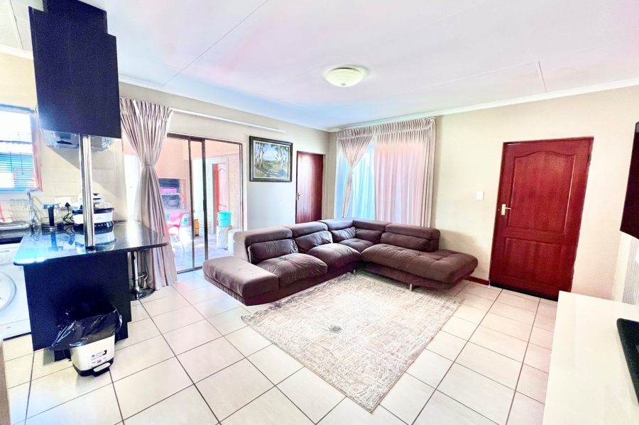 To Let 3 Bedroom Property for Rent in Noordwyk Gauteng