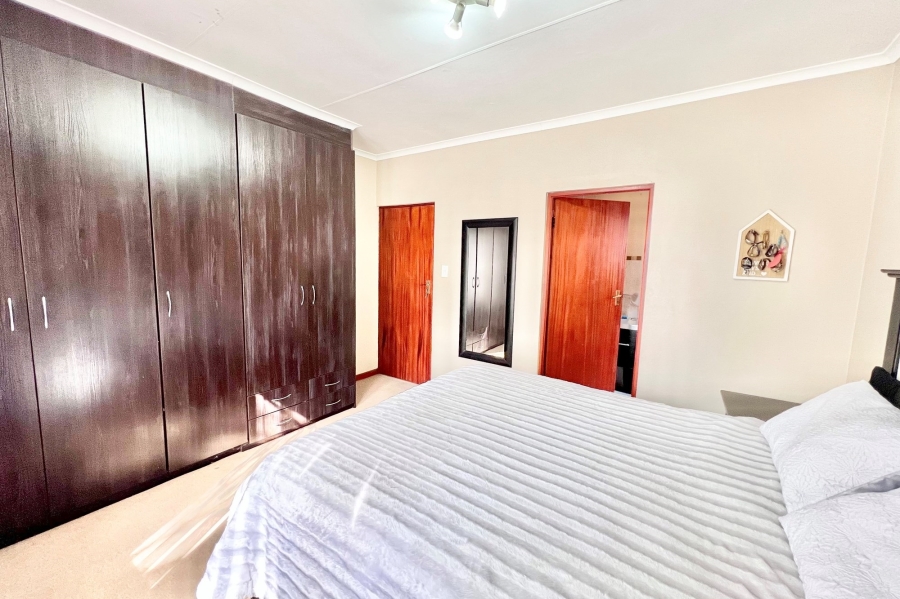 To Let 3 Bedroom Property for Rent in Noordwyk Gauteng
